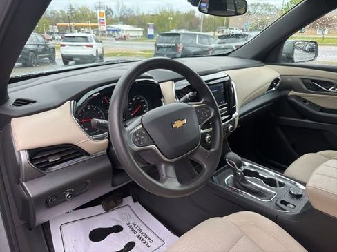 Used 2023 Chevrolet Traverse LS AWD/4WD image 22