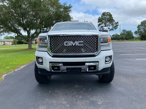Used 2015 GMC Sierra 2500 Denali w/ Duramax Plus Package AWD/4WD image 3