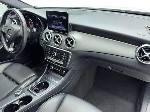 Used 2020 Mercedes-Benz GLA 250 image 42