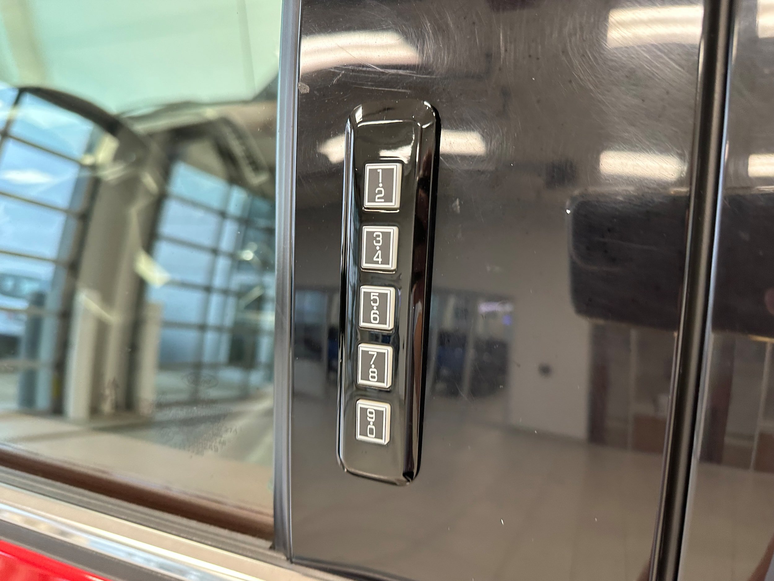 Used 2020 Ford F150 Platinum w/ Equipment Group 701A Luxury AWD/4WD image 9
