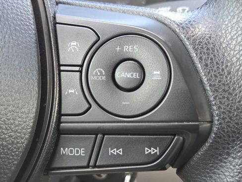 Used 2024 Toyota Corolla Cross L FWD image 9