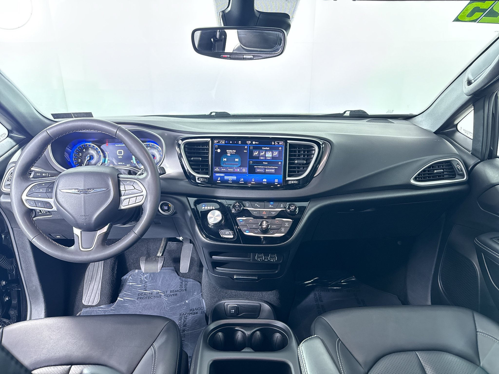 Used 2025 Chrysler Pacifica Select FWD image 5