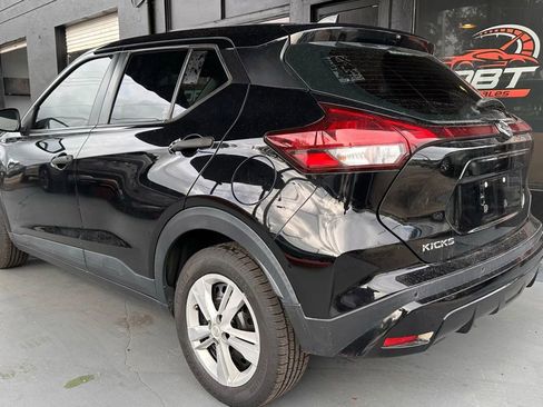 Used 2021 Nissan Kicks S image 3