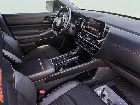 Used 2024 Nissan Pathfinder Rock Creek image 36