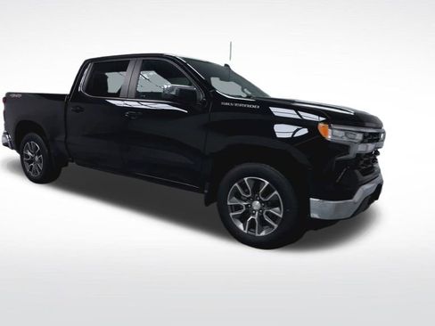 Used 2022 Chevrolet Silverado 1500 LT image 2