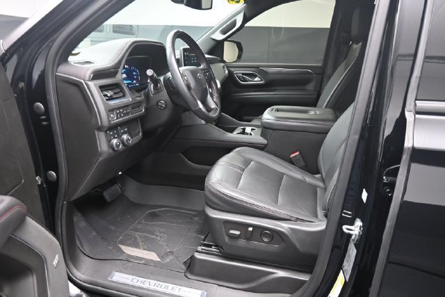 Used 2022 Chevrolet Tahoe RST w/ Luxury Package AWD/4WD image 17
