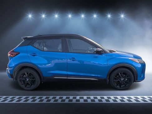 Used 2023 Nissan Kicks SR w/ SR Premium Package FWD image 2