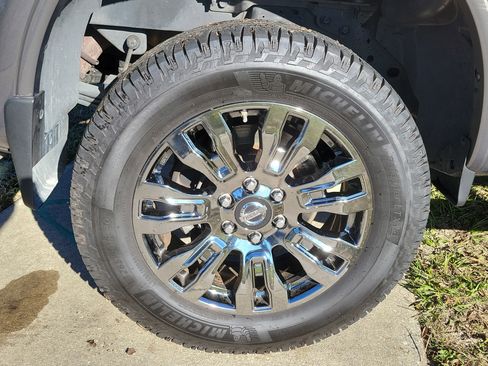 Used 2017 Nissan Titan Platinum Reserve image 19