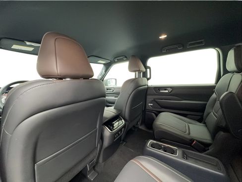 Used 2026 Nissan Armada SL w/ Captain's Chari Seat Package RWD image 25