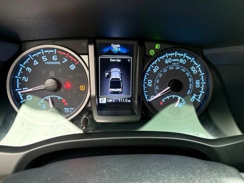 Used 2021 Toyota Tacoma TRD Off-Road w/ Technology Package AWD/4WD image 25