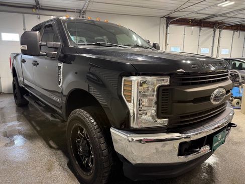 Used 2018 Ford F250 XL w/ Power Equipment Group image 2