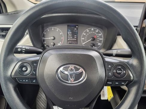 Used 2023 Toyota Corolla Cross L image 15