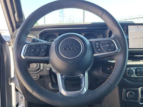 Used 2024 Jeep Wrangler High Altitude AWD/4WD image 20