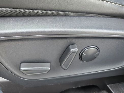 Used 2025 Ford Escape Platinum AWD/4WD image 22