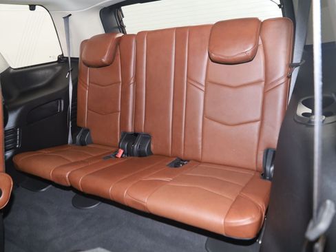 Used 2019 Cadillac Escalade Premium Luxury AWD/4WD image 46