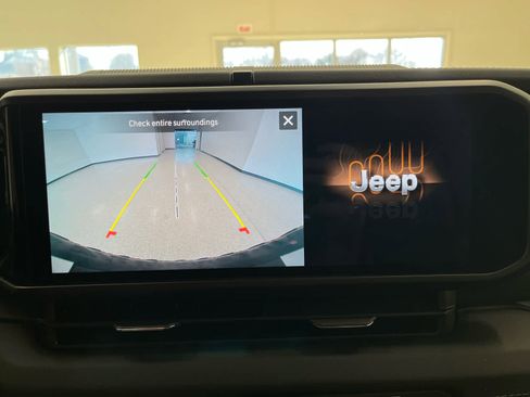 Used 2025 Jeep Wrangler Unlimited Rubicon 4xe w/ Safety Group AWD/4WD image 36