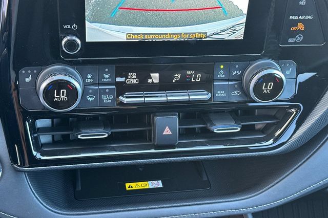 Used 2023 Toyota Highlander XSE AWD/4WD image 26