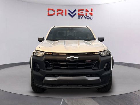 Used 2025 Chevrolet Colorado Trail Boss AWD/4WD image 9