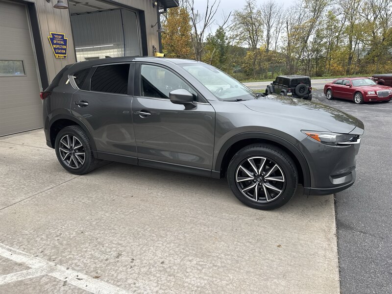 Used 2018 MAZDA CX-5 Touring w/ Preferred Equipment Package AWD/4WD image 2