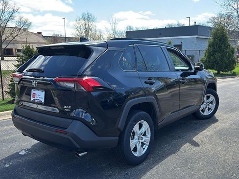 Used 2020 Toyota RAV4 XLE w/ Convenience Package image 10