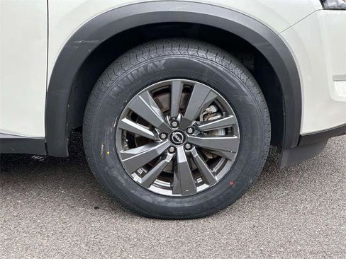 Certified 2024 Nissan Pathfinder SV image 7