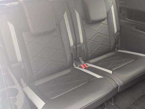 Used 2024 Volkswagen Atlas Peak Edition SE image 22