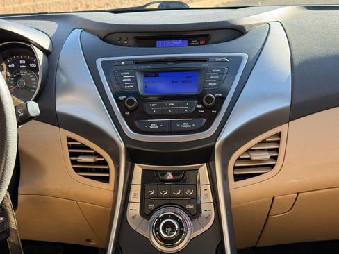 Used 2013 Hyundai Elantra GLS w/ Preferred Pkg image 13