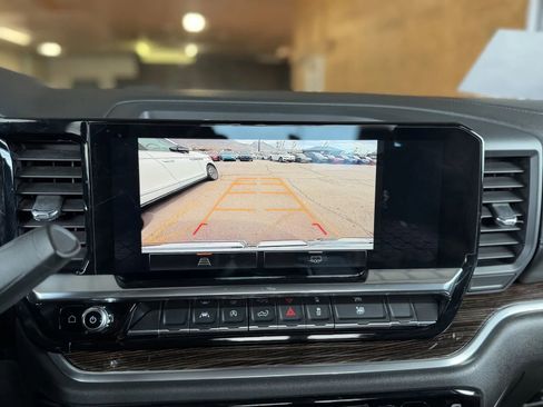 Used 2023 GMC Sierra 1500 SLE AWD/4WD image 30