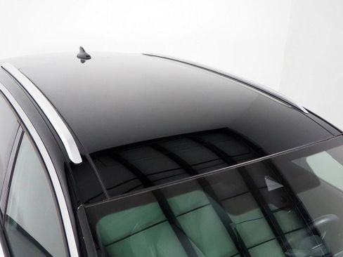 Used 2023 Volkswagen ID.4 Pro S Plus image 4