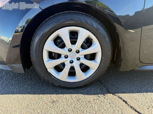 Used 2023 Toyota Corolla LE image 11