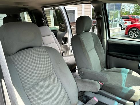 Used 2006 Pontiac Montana SV6 w/ Convenience Package image 17