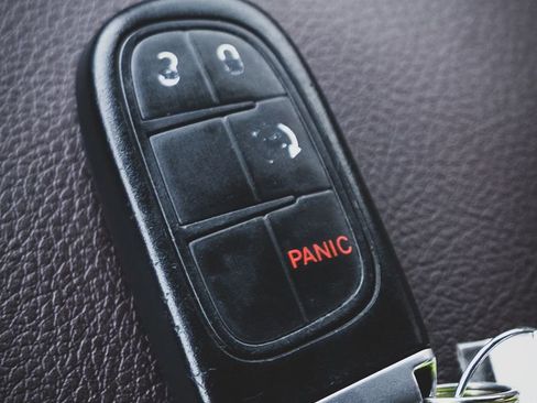 Used 2017 RAM 1500 Laramie w/ Convenience Group image 9