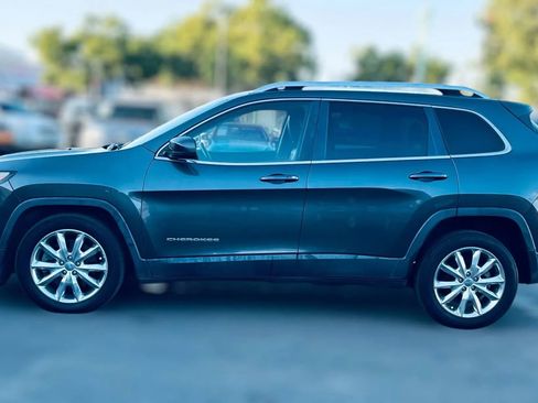Used 2016 Jeep Cherokee Limited FWD image 4