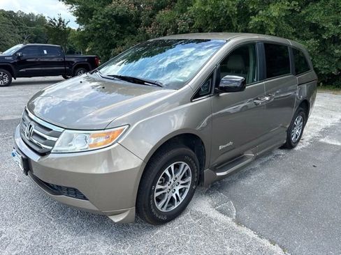 Used 2011 Honda Odyssey EX image 2