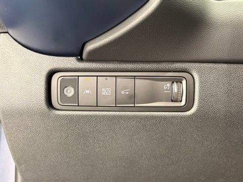 New 2026 Chevrolet Equinox EV LT FWD image 32