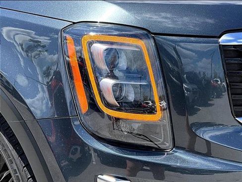 Used 2022 Kia Telluride SX w/ Towing Package FWD image 28