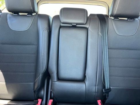Used 2015 Ford Escape SE w/ SE Chrome Package FWD image 29