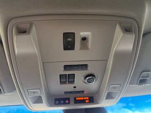 Used 2019 Cadillac Escalade Luxury image 27