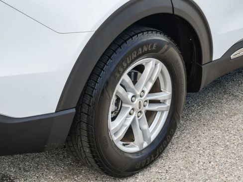 Used 2022 Ford Explorer XLT RWD image 10