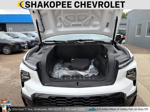 Used 2024 Chevrolet Silverado EV RST AWD/4WD image 3