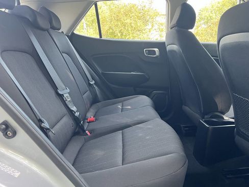 Used 2020 Hyundai Venue SE image 22