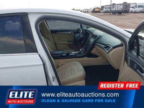 Used 2016 Ford Fusion SE image 9