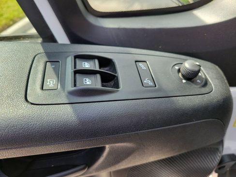 Used 2025 RAM ProMaster 2500 w/ Convenience Group FWD image 18