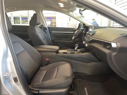 Used 2022 Nissan Altima 2.5 SV image 15