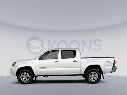 Used 2010 Toyota Tacoma PreRunner RWD image 4