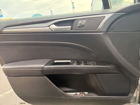 Used 2013 Ford Fusion Titanium image 21