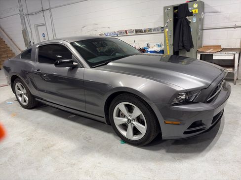 Used 2013 Ford Mustang Coupe w/ V6 Performance Pkg image 2