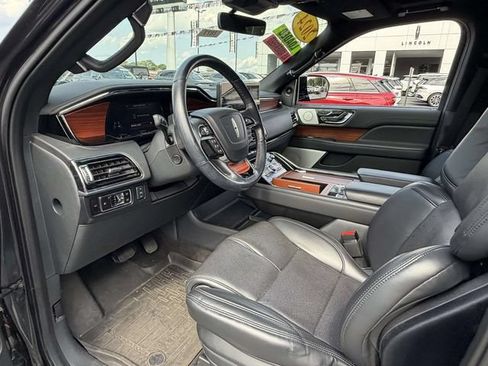 Certified 2024 Lincoln Navigator Reserve AWD/4WD image 13