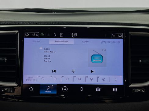 Used 2022 Chrysler Pacifica Touring-L image 27