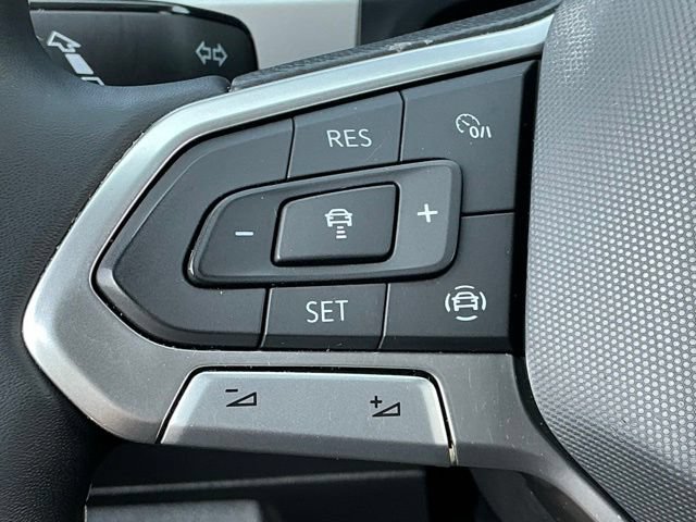 Used 2023 Volkswagen Atlas Cross Sport SE FWD image 27
